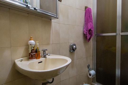 Banheiro de Serviço de apartamento à venda com 2 quartos, 100m² em Tijuca, Rio de Janeiro