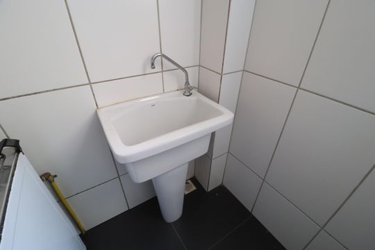 Área de Serviço de apartamento para alugar com 2 quartos, 50m² em Jardim Canaã, Uberlândia