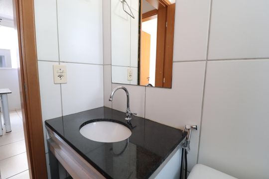 Banheiro Social de apartamento para alugar com 2 quartos, 50m² em Jardim Canaã, Uberlândia