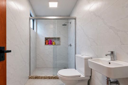 Banheiro da suíte de casa para alugar com 2 quartos, 80m² em Campo Grande, Rio de Janeiro
