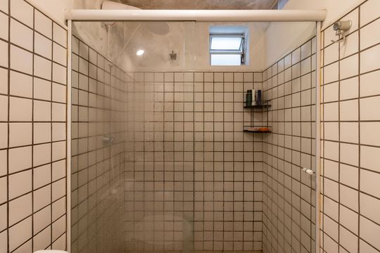 Banheiro 2 de casa à venda com 4 quartos, 449m² em Vila Romana, São Paulo