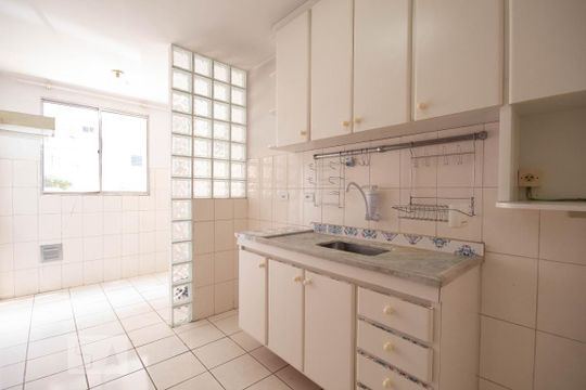 Cozinha de apartamento à venda com 1 quarto, 52m² em Jardim do Lago, São Paulo