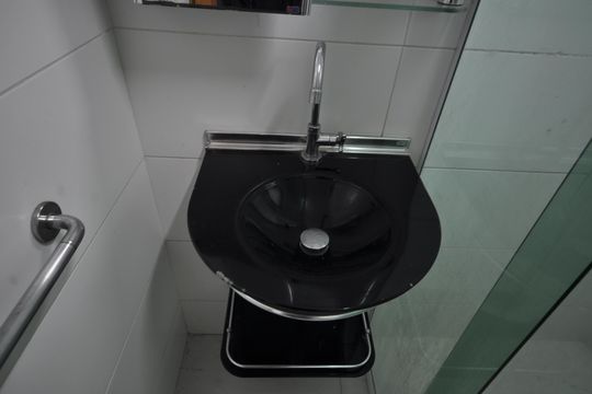 Banheiro de apartamento à venda com 2 quartos, 64m² em Vila Mazzei, São Paulo