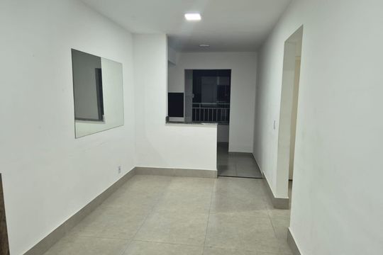 Sala de apartamento para alugar com 2 quartos, 47m² em Jardim Sandra, Cotia