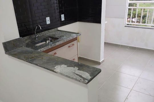 Cozinha de apartamento para alugar com 2 quartos, 47m² em Jardim Sandra, Cotia