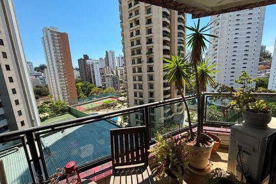 Varanda de apartamento para alugar com 3 quartos, 170m² em Real Parque, São Paulo