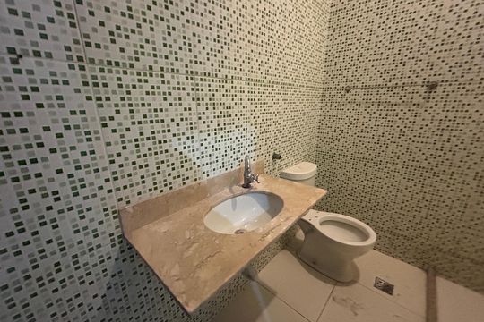Banheiro Social de casa à venda com 1 quarto, 100m² em Vila Valqueire, Rio de Janeiro