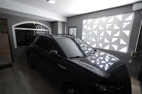 Garagem de casa à venda com 3 quartos, 137m² em Vila Pires, Santo André