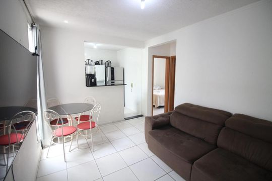 Sala de apartamento para alugar com 2 quartos, 44m² em Califórnia, Contagem