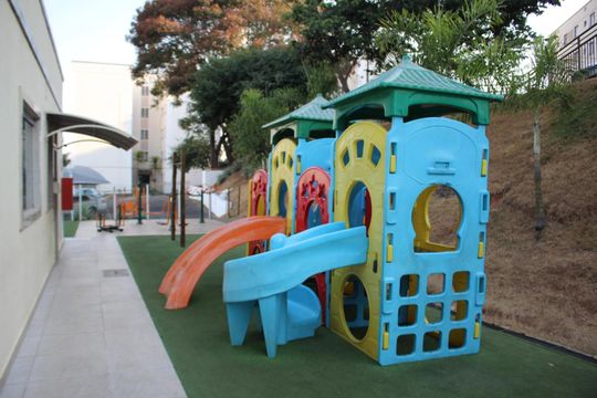 Área externa de apartamento para alugar com 2 quartos, 44m² em Califórnia, Contagem