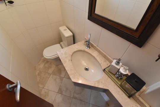 Lavabo de casa de condomínio à venda com 3 quartos, 320m² em Santa Felicidade, Curitiba