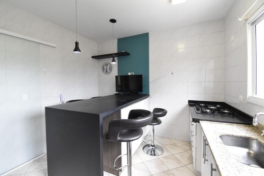 Cozinha de casa de condomínio à venda com 3 quartos, 320m² em Santa Felicidade, Curitiba
