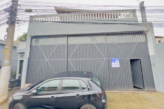 Placa instalada na fachada do imóvel  de casa à venda com 2 quartos, 178m² em Vila Sao Rafael, Guarulhos
