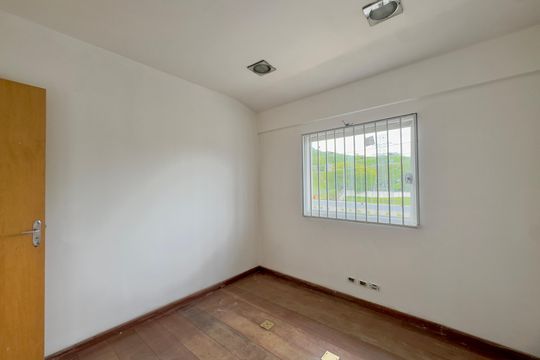 Quarto 1 de casa à venda com 2 quartos, 178m² em Vila Sao Rafael, Guarulhos