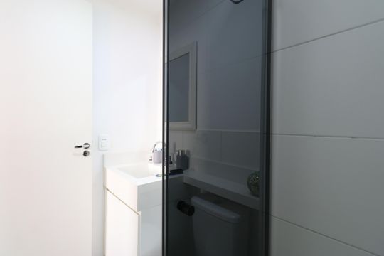 Banheiro de apartamento à venda com 2 quartos, 41m² em Barra Funda, São Paulo