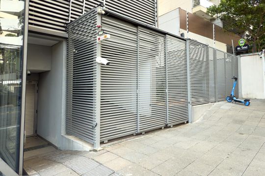 Fachada de apartamento para alugar com 1 quarto, 25m² em Liberdade, São Paulo