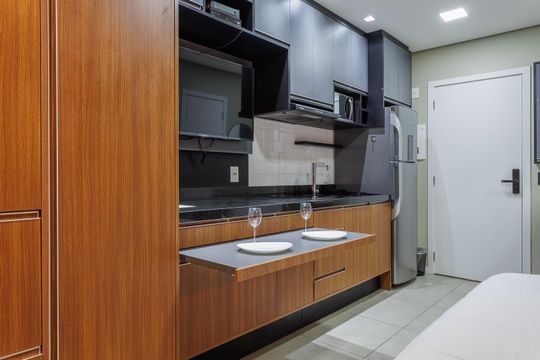 Cozinha de apartamento para alugar com 1 quarto, 25m² em Liberdade, São Paulo