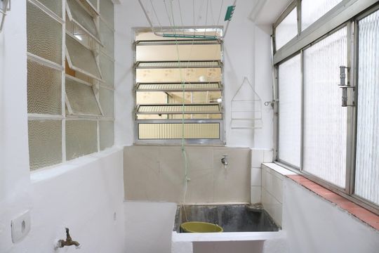 Área de Serviço de apartamento para alugar com 2 quartos, 70m² em Vila Romana, São Paulo