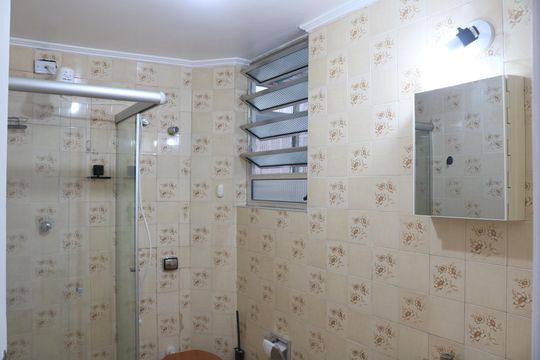Banheiro de apartamento para alugar com 2 quartos, 70m² em Vila Romana, São Paulo