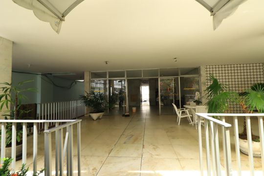 Hall de entrada de apartamento para alugar com 4 quartos, 150m² em Graça, Salvador