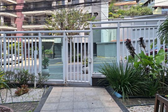 Fachada de apartamento à venda com 2 quartos, 69m² em Ingá, Niterói