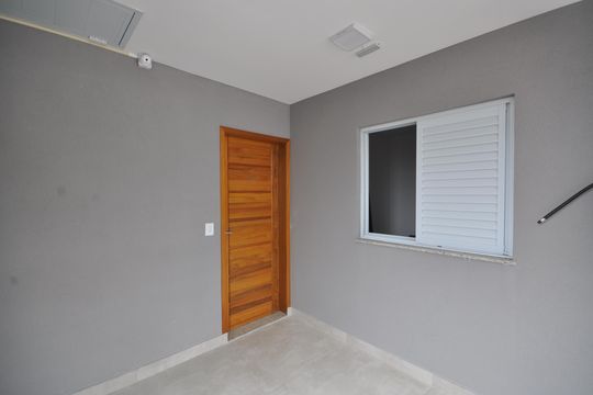 Hall de entrada de apartamento para alugar com 2 quartos, 43m² em Parque Casa de Pedra, São Paulo