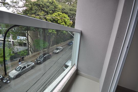 Sacada da Sala de apartamento para alugar com 2 quartos, 43m² em Parque Casa de Pedra, São Paulo