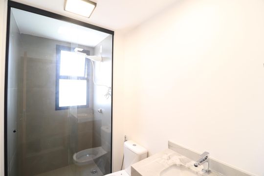 Banheiro do Quarto 2 de apartamento para alugar com 2 quartos, 78m² em Jardim Sul, Uberlândia