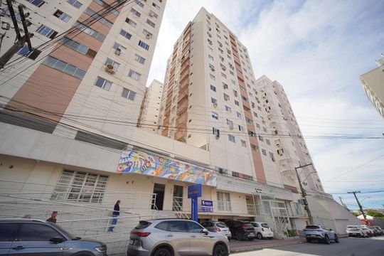 Fachada  de apartamento para alugar com 2 quartos, 58m² em Campinas, São José
