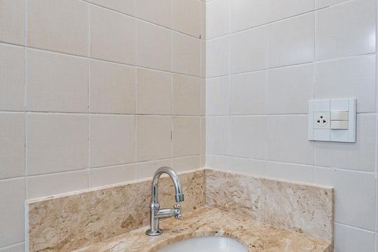 Banheiro de apartamento para alugar com 2 quartos, 55m² em Jardim Patente Novo, São Paulo