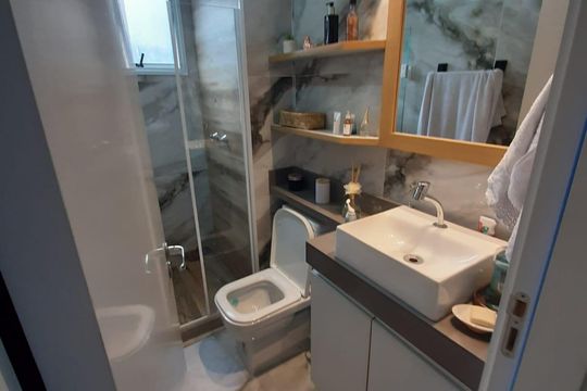 Banheiro de apartamento à venda com 2 quartos, 48m² em Taquara, Rio de Janeiro