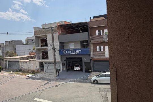 Casa para alugar com 3 quartos, 180m² em Jardim Maria Beatriz, Carapicuíba
