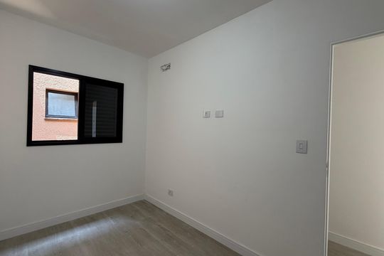 Casa para alugar com 3 quartos, 180m² em Jardim Maria Beatriz, Carapicuíba