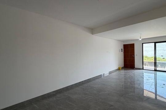 Casa para alugar com 3 quartos, 180m² em Jardim Maria Beatriz, Carapicuíba