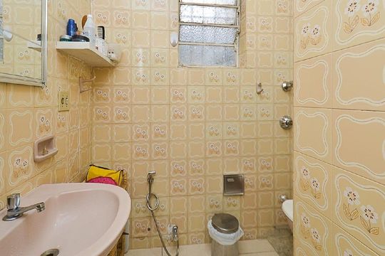 Banheiro de casa para alugar com 2 quartos, 100m² em Santa Efigênia, Belo Horizonte