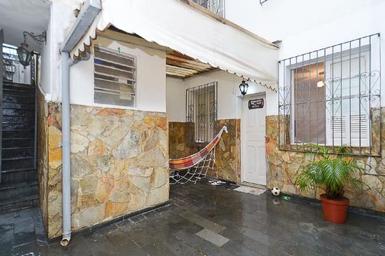 Área externa de casa para alugar com 2 quartos, 100m² em Santa Efigênia, Belo Horizonte