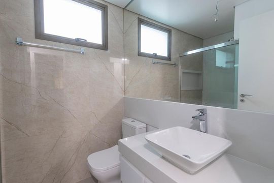 Banheiro da Suíte 1 de apartamento à venda com 3 quartos, 87m² em Sion, Belo Horizonte