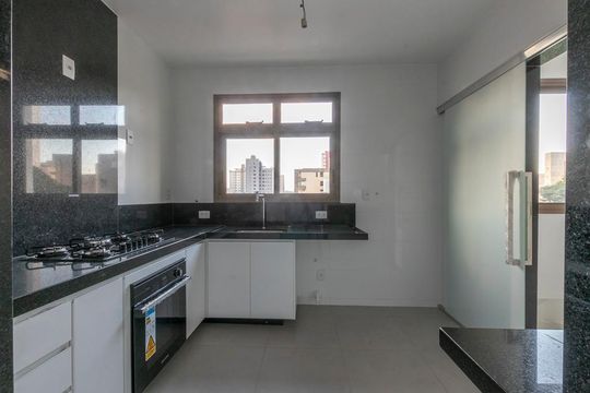 Cozinha de apartamento à venda com 3 quartos, 87m² em Sion, Belo Horizonte