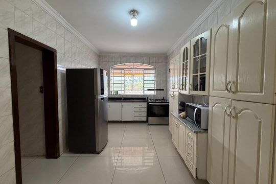 Cozinha de casa à venda com 4 quartos, 550m² em Copacabana, Belo Horizonte