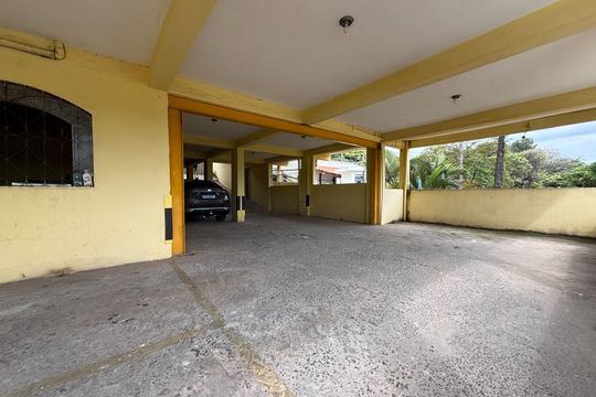Garagem de casa à venda com 4 quartos, 550m² em Copacabana, Belo Horizonte
