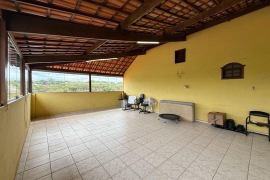 Varanda de casa à venda com 4 quartos, 550m² em Copacabana, Belo Horizonte