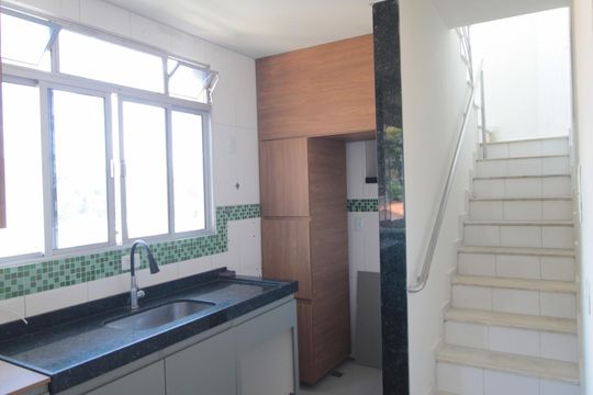Cozinha de apartamento para alugar com 3 quartos, 140m² em Itapoã, Belo Horizonte