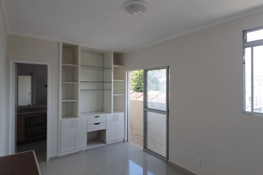 Sala de TV de apartamento para alugar com 3 quartos, 140m² em Itapoã, Belo Horizonte