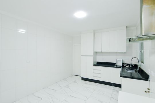 Cozinha de casa à venda com 2 quartos, 130m² em Vila Augusta, Guarulhos