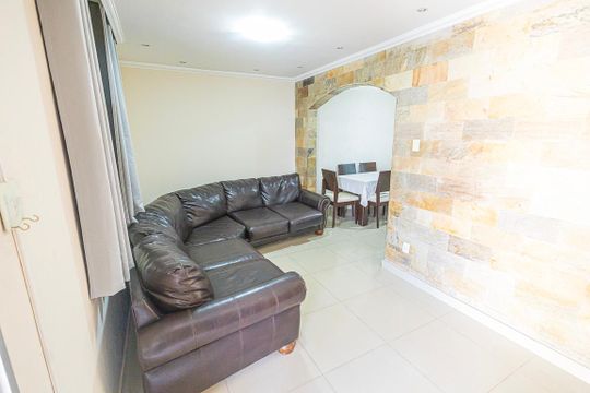 Casa para alugar com 2 quartos, 140m² em Alípio de Melo, Belo Horizonte
