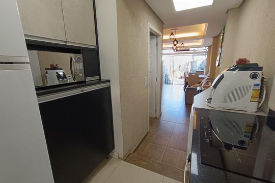 Cozinha de casa à venda com 2 quartos, 135m² em Jardim Dona Leopoldina, Porto Alegre