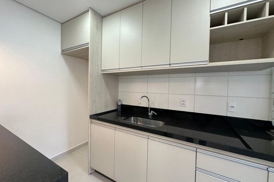 Cozinha de apartamento para alugar com 2 quartos, 55m² em Jardim do Líbano, Barueri