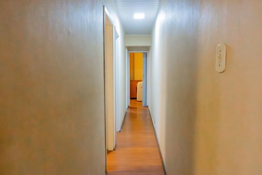 Corredor de apartamento para alugar com 3 quartos, 70m² em Grajaú, Rio de Janeiro