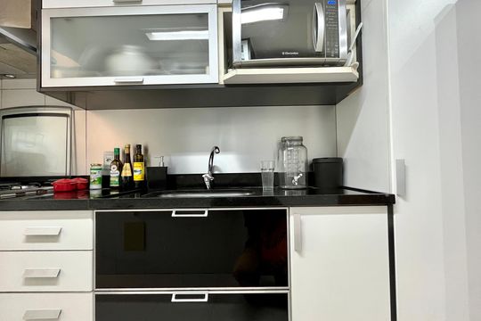 cozinha  de apartamento à venda com 2 quartos, 70m² em Barra da Tijuca, Rio de Janeiro