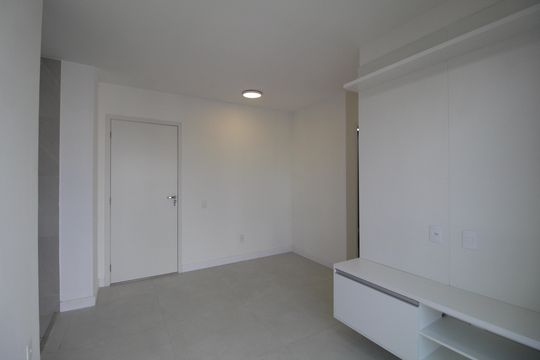 Sala de apartamento para alugar com 2 quartos, 45m² em Barra Olímpica, Rio de Janeiro